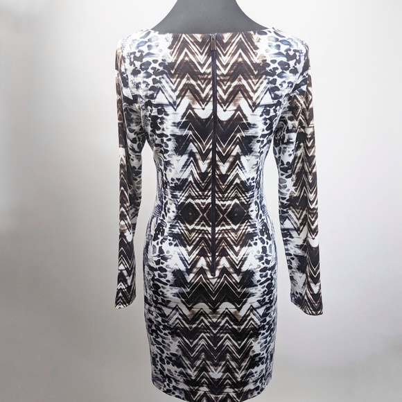 VINCE CAMUTO Abstract Print Dress - Picture 2 of 8